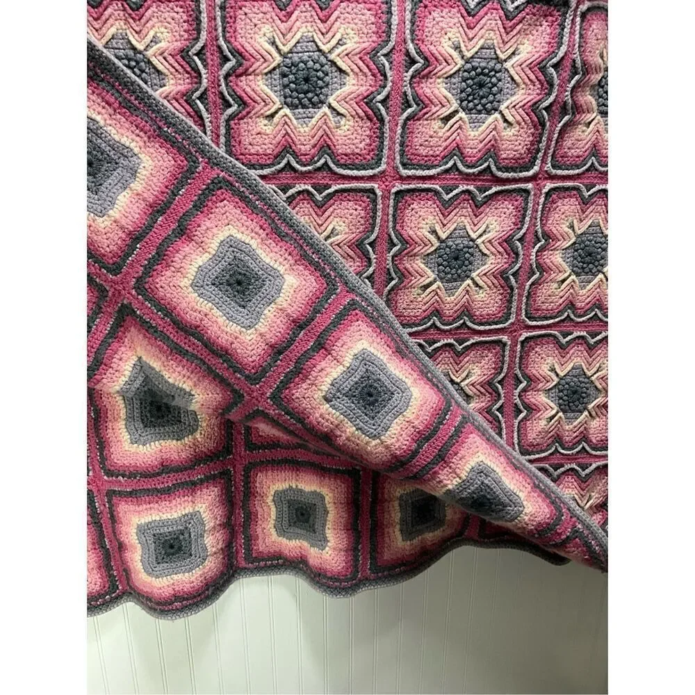 VINTAGE Handmade Crochet Afghan
